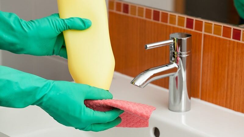 bathroom-cleaning-products