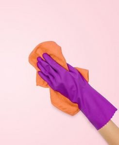 bathroom-cleaning-rubber-gloves