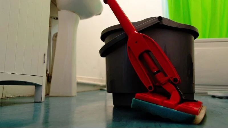 how-to-clean-a-bathroom