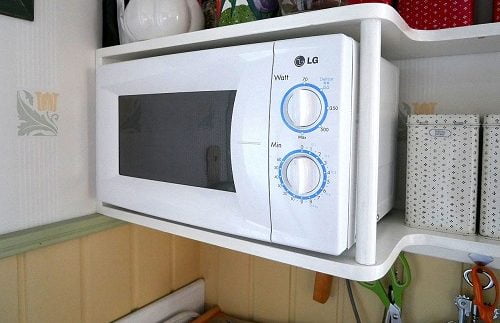 kitchen-organization-ideas-microwave-shelf