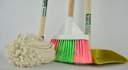 toilet-floor-cleaning